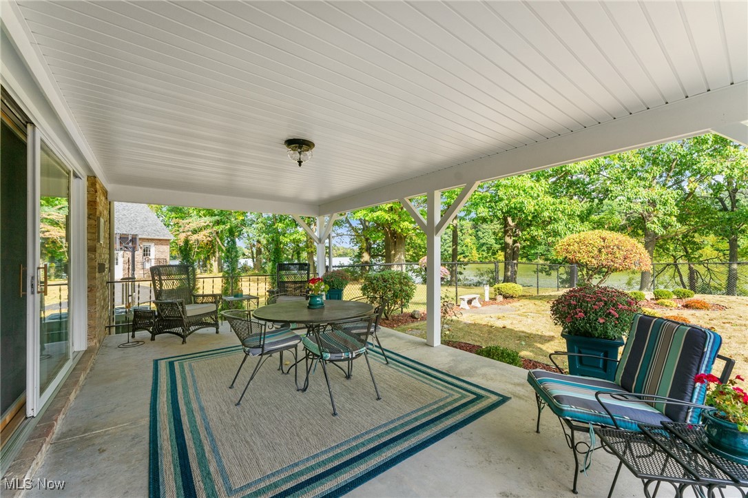 Hamilton Lake Manor #3 - Residential