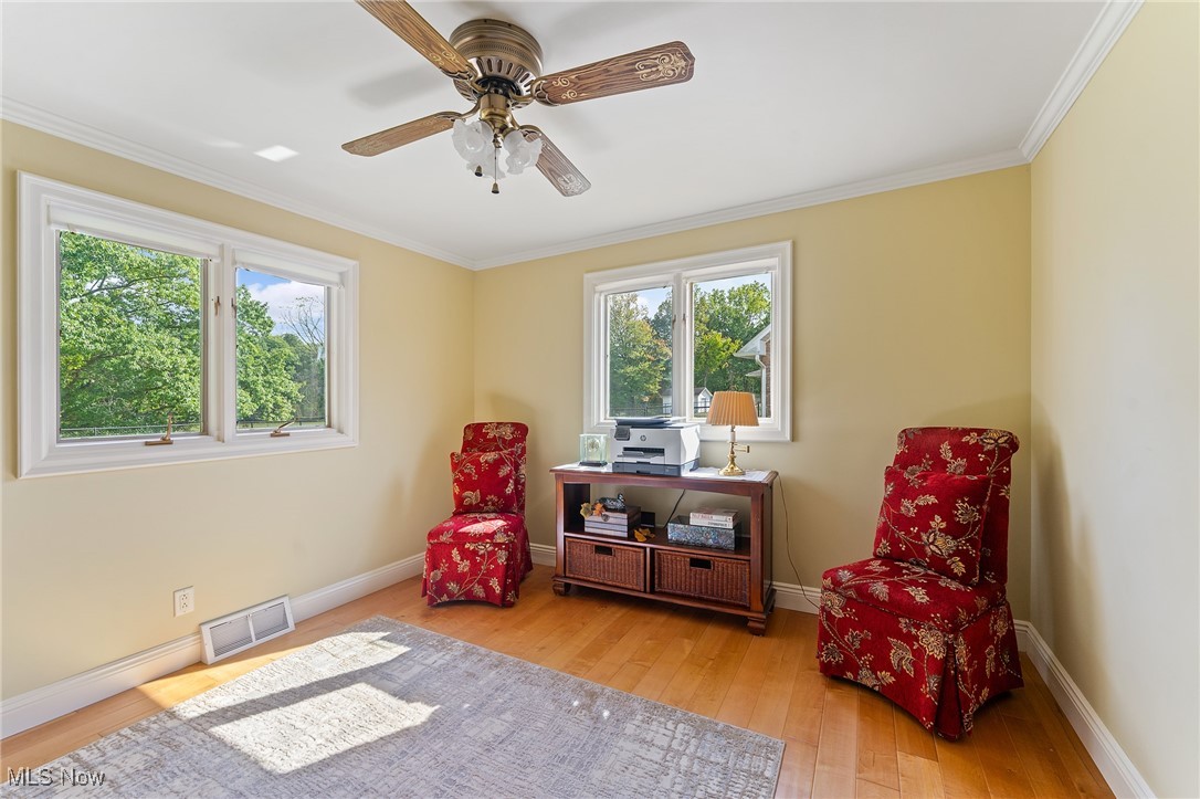 Hamilton Lake Manor #3 - Residential