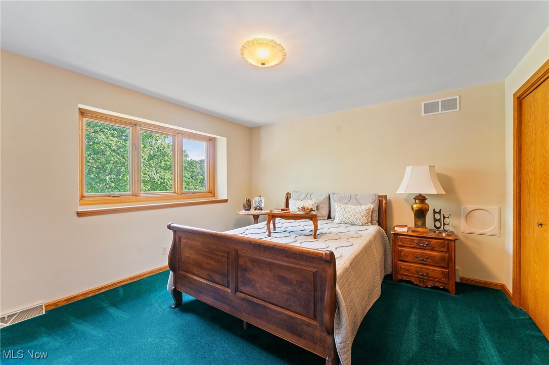 Hamilton Lake Manor #3 - Residential