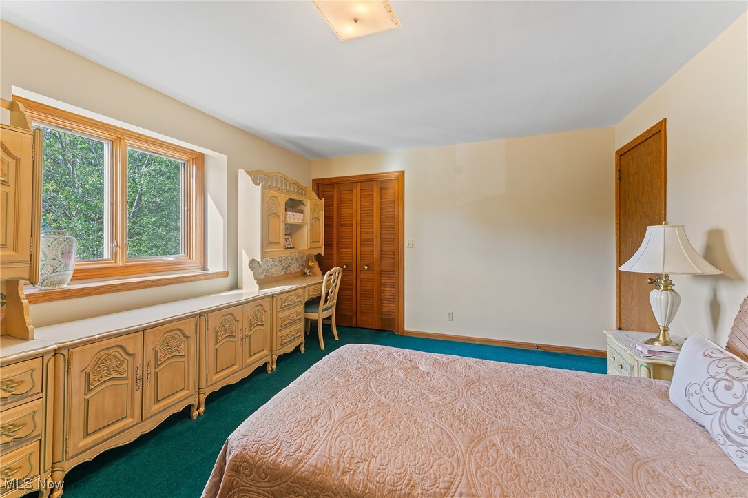 Hamilton Lake Manor #3 - Residential