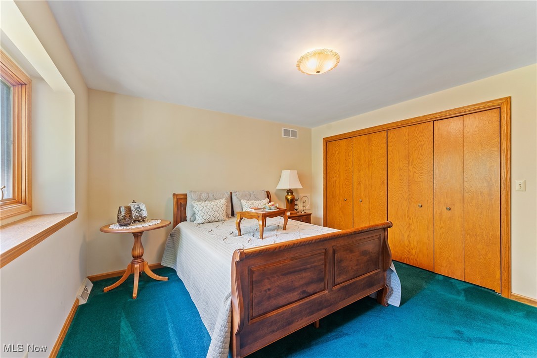 Hamilton Lake Manor #3 - Residential