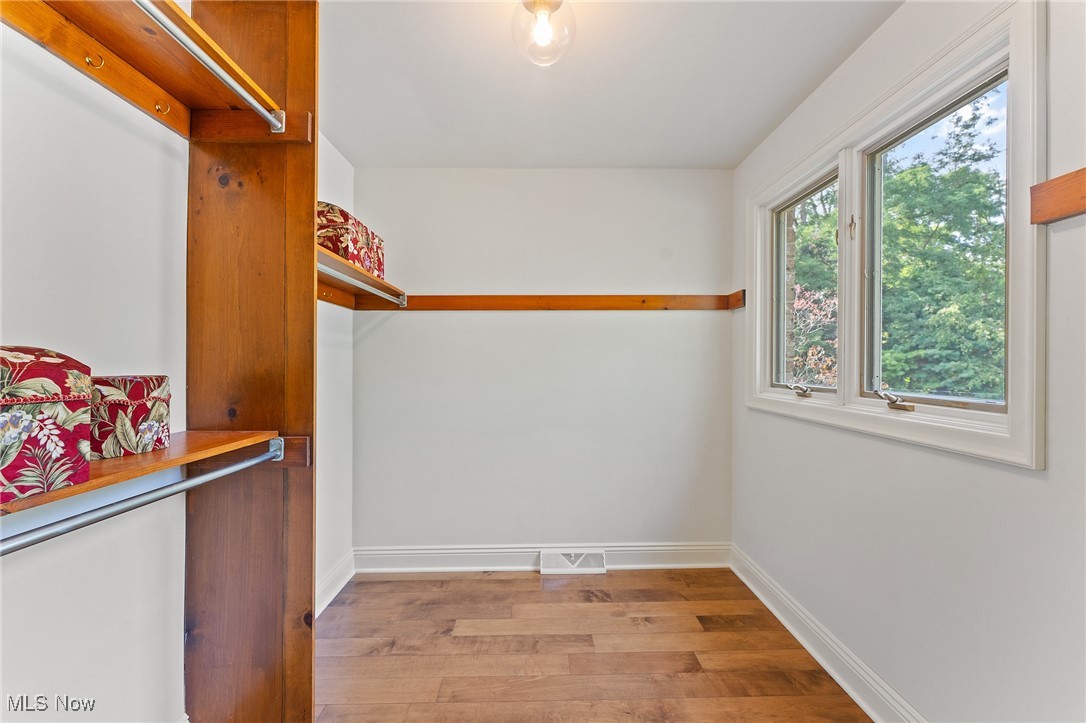 Hamilton Lake Manor #3 - Residential