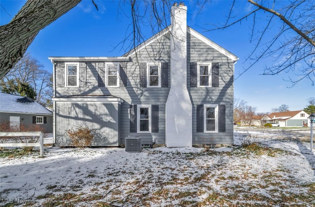 Photo of 320 Missouri Avenue, Lorain, OH 44052 (MLS # 5177212)