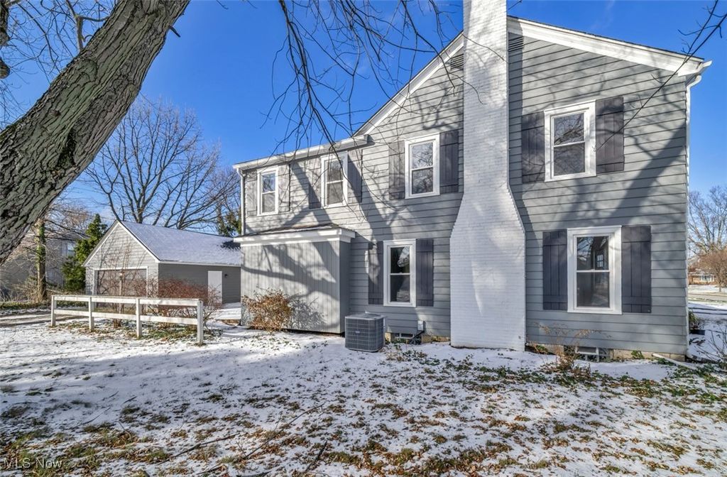 Photo of 320 Missouri Avenue, Lorain, OH 44052 (MLS # 5177212)