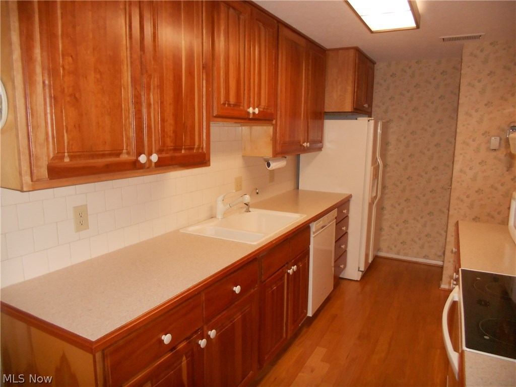 Silver Lake Towers Condo - Residential