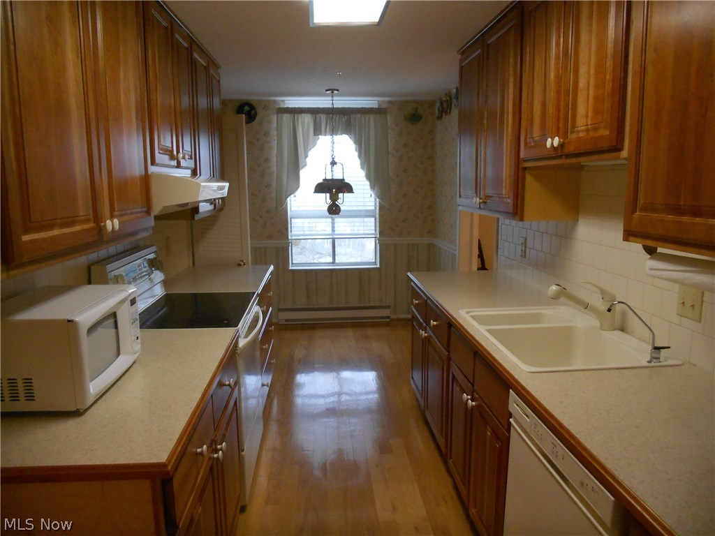 Silver Lake Towers Condo - Residential