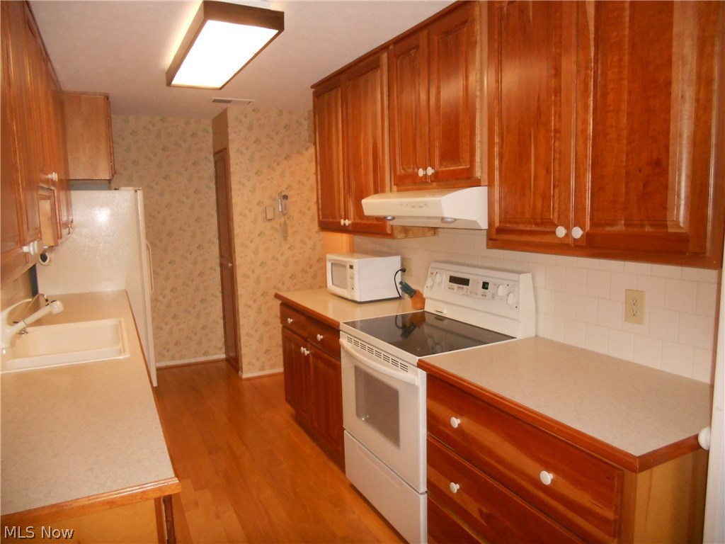 Silver Lake Towers Condo - Residential