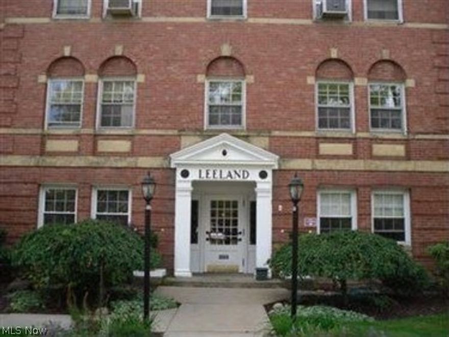 REDUCED PRICE!! Affordable & Maintenance FREE condo!!!
Enjoy easy living in a quiet corner suite, inside an upscale, well-maintained building. Spacious one bedroom w/beautiful hardwood floors, impressive entry hall, Maple Kitchen with granite counters & newer appliances, updated bath, garage space, all located near the Van Aken & Lee area. Minutes away from shopping plazas & restaurants. Very easy commute to Case Western, Cleveland Clinic & downtown with RTA transportation outside your front door!!