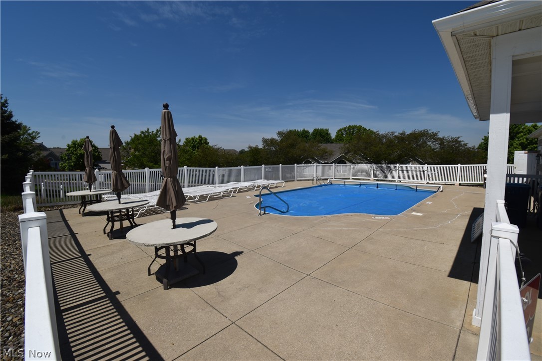 Villas/Chapel Hill Condo Ph I - Residential