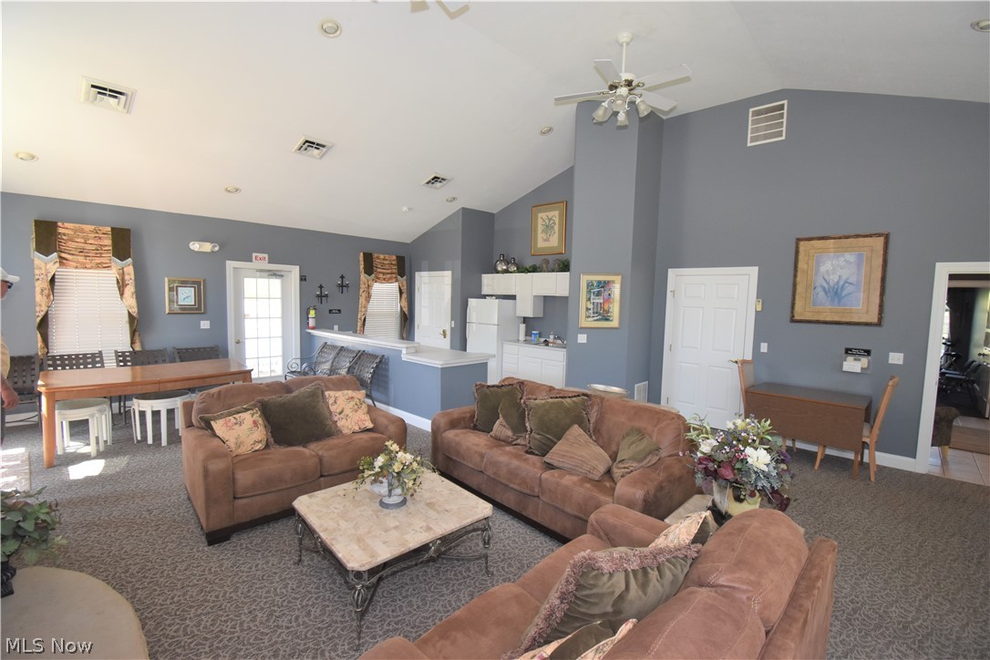 Villas/Chapel Hill Condo Ph I - Residential