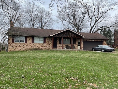Homes For Sale - 3795 Broadway Avenue<br/> Louisville, OH 44641