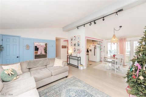 Tiny photo for 975 Colony Drive, Aurora, OH 44202 (MLS # 5178538)