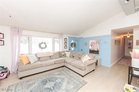 Tiny photo for 975 Colony Drive, Aurora, OH 44202 (MLS # 5178538)