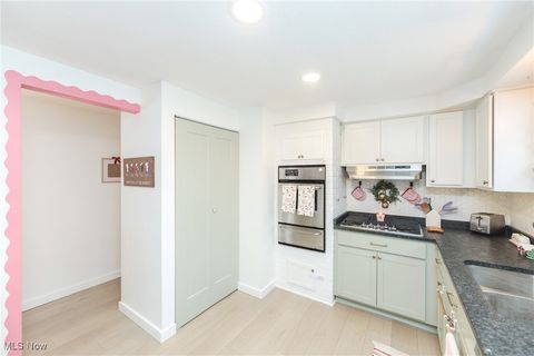 Tiny photo for 975 Colony Drive, Aurora, OH 44202 (MLS # 5178538)