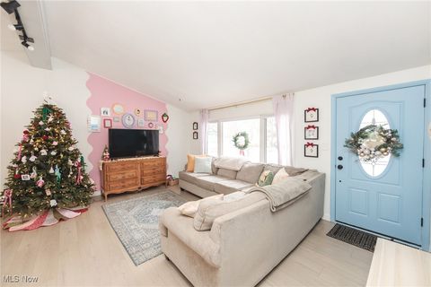 Tiny photo for 975 Colony Drive, Aurora, OH 44202 (MLS # 5178538)