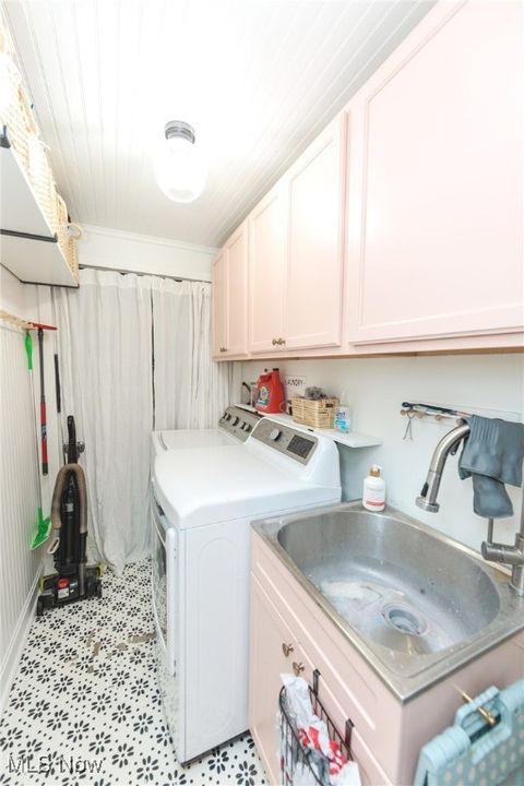 Tiny photo for 975 Colony Drive, Aurora, OH 44202 (MLS # 5178538)