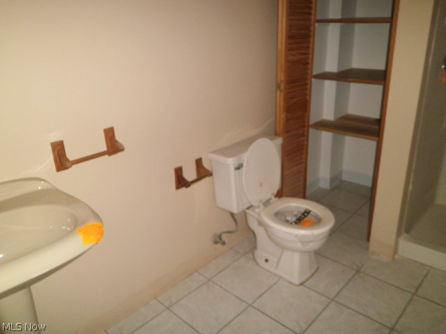 Hooly Hills 01 - Residential