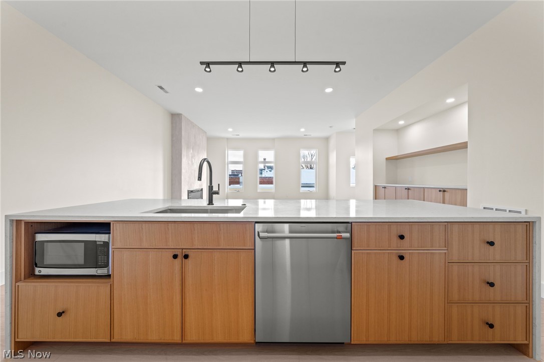 Burik Luxury Townhomes - Residential