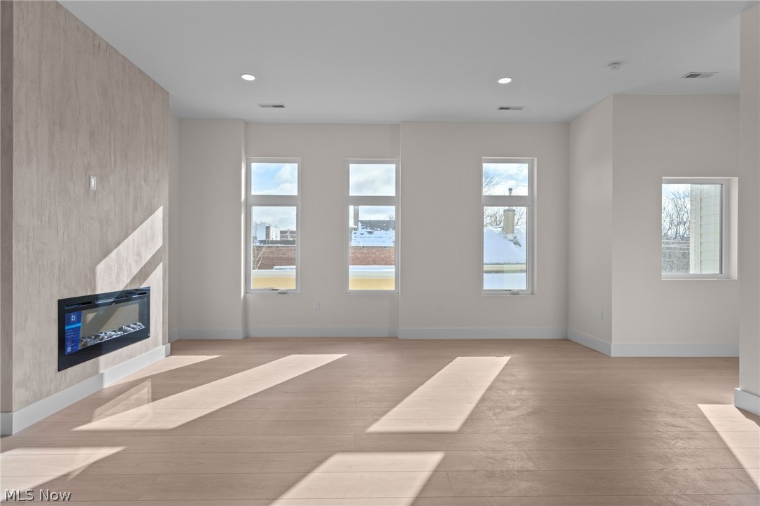 Burik Luxury Townhomes - Residential