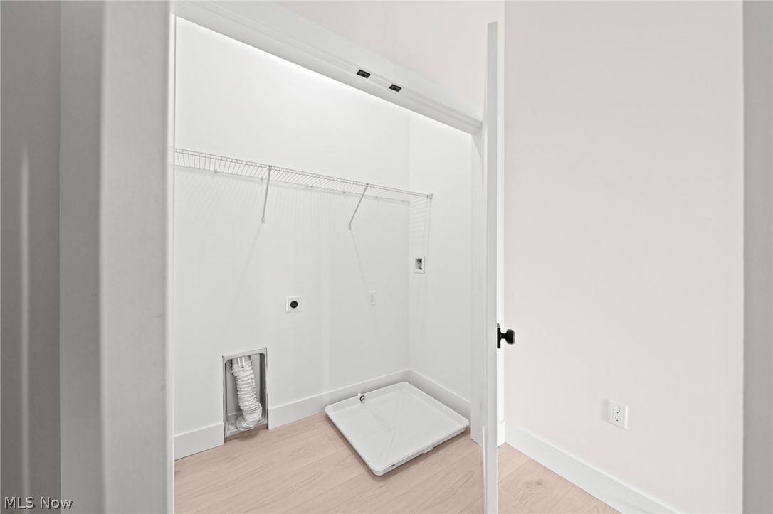 Burik Luxury Townhomes - Residential