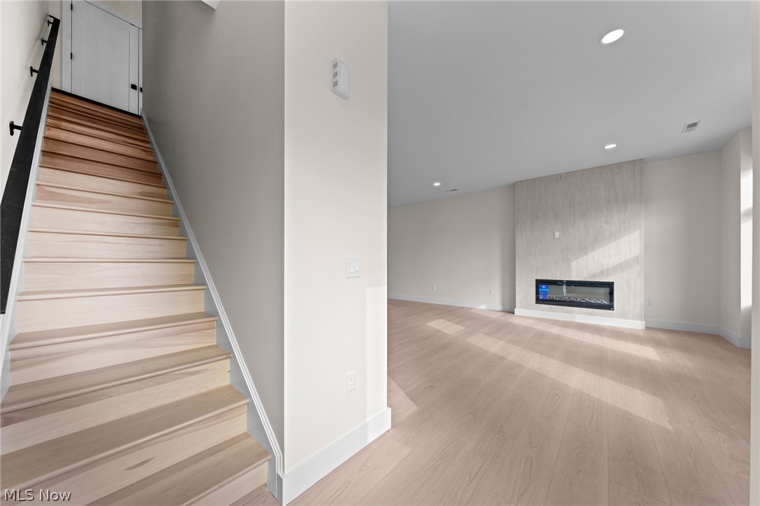 Burik Luxury Townhomes - Residential