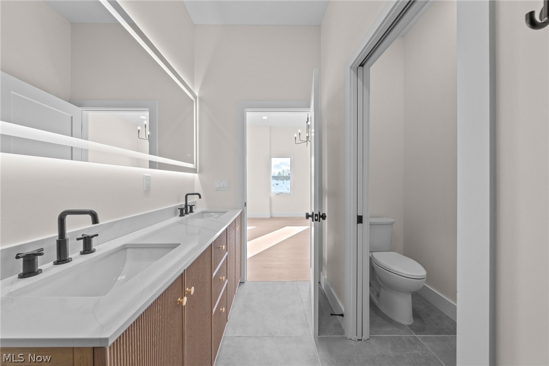 Burik Luxury Townhomes - Residential