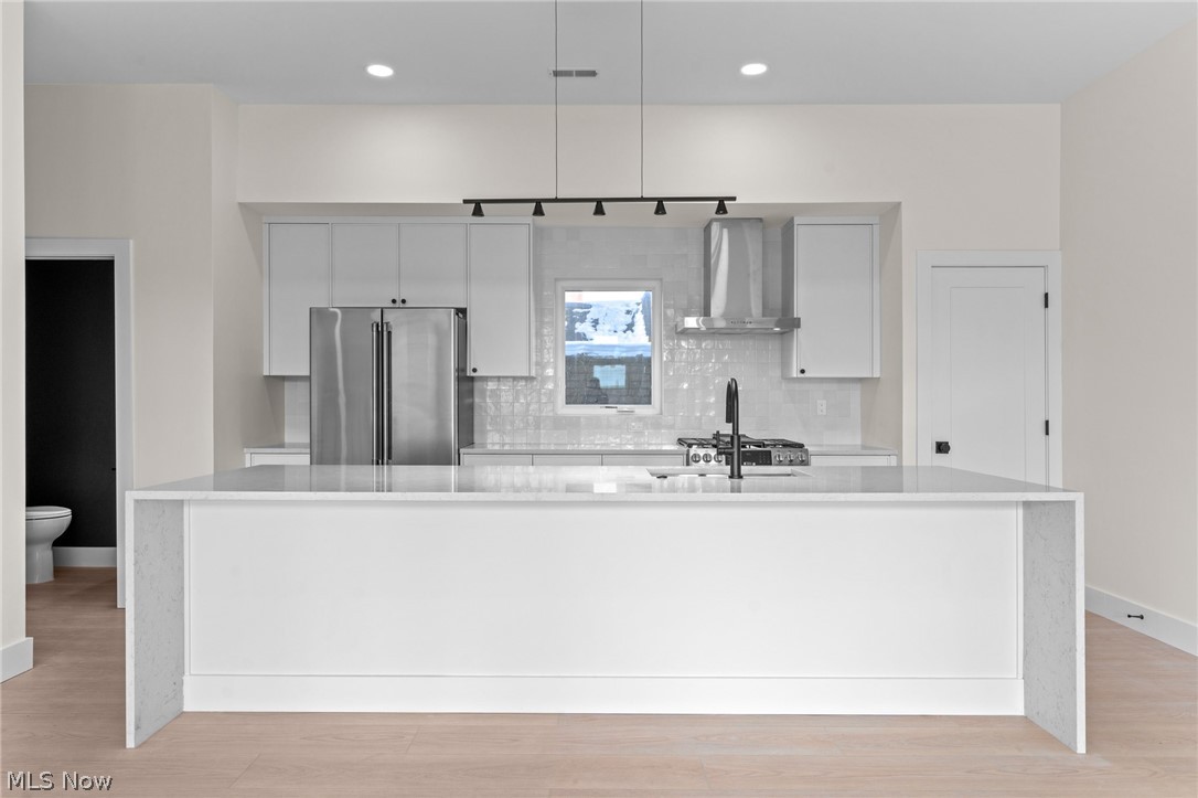 Burik Luxury Townhomes - Residential