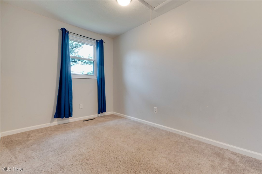 44 Hickory Drive, Little Hocking, Ohio image 12