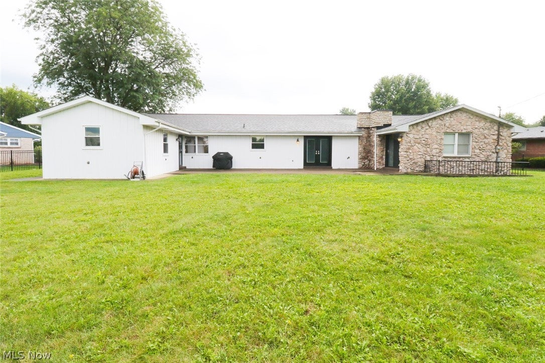 2306 Alexander Manor W