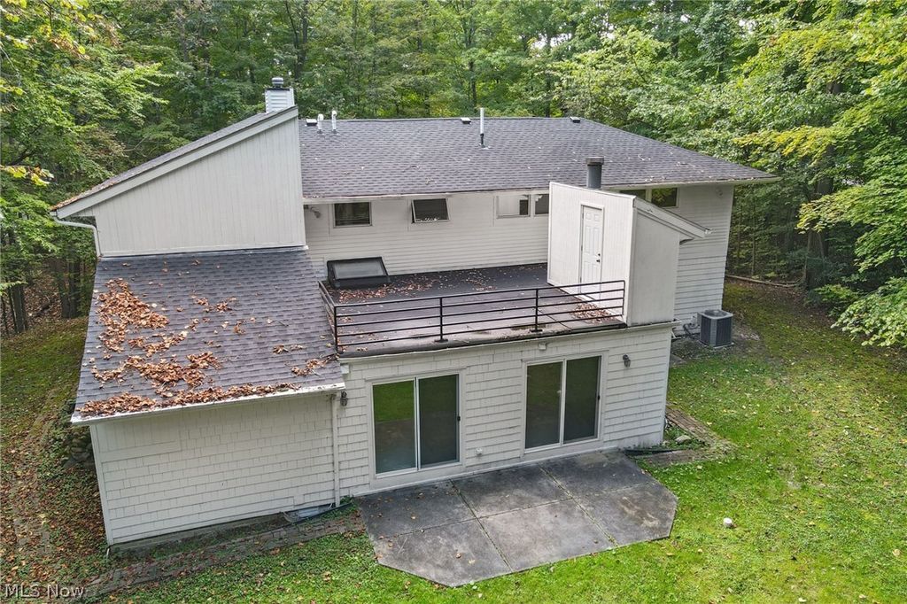 Photo of 3812 Ellendale Road, Moreland Hills, OH 44022 (MLS # 5192120)