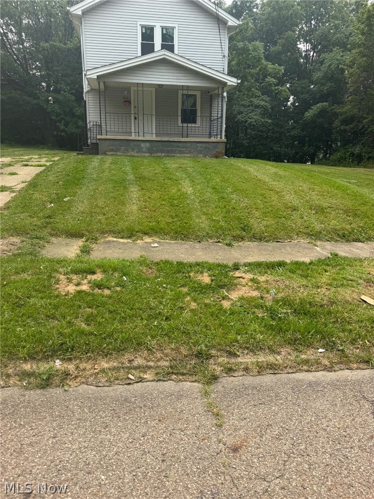 243 Marmion Avenue