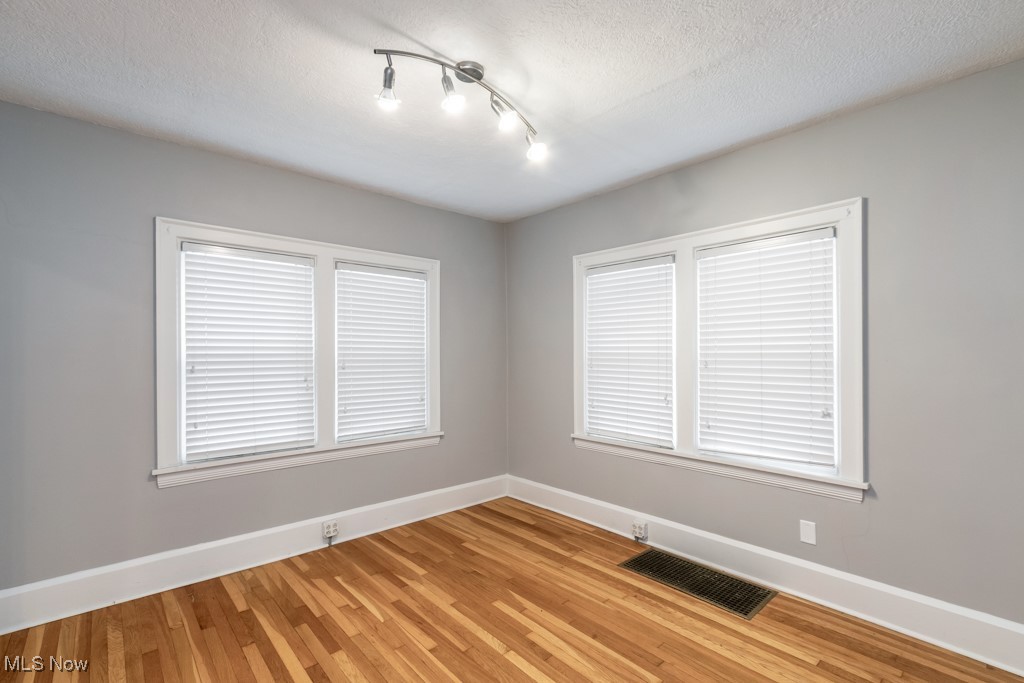 Canton - Commercial Sale