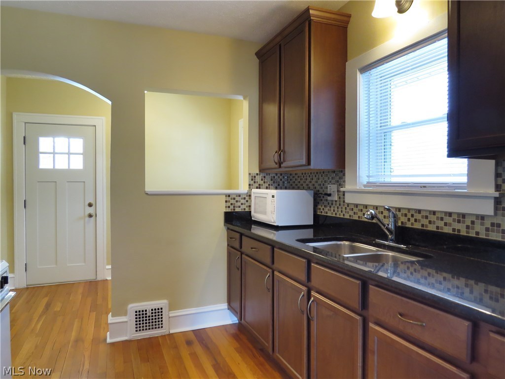 Theodore Kundtz - Residential Lease