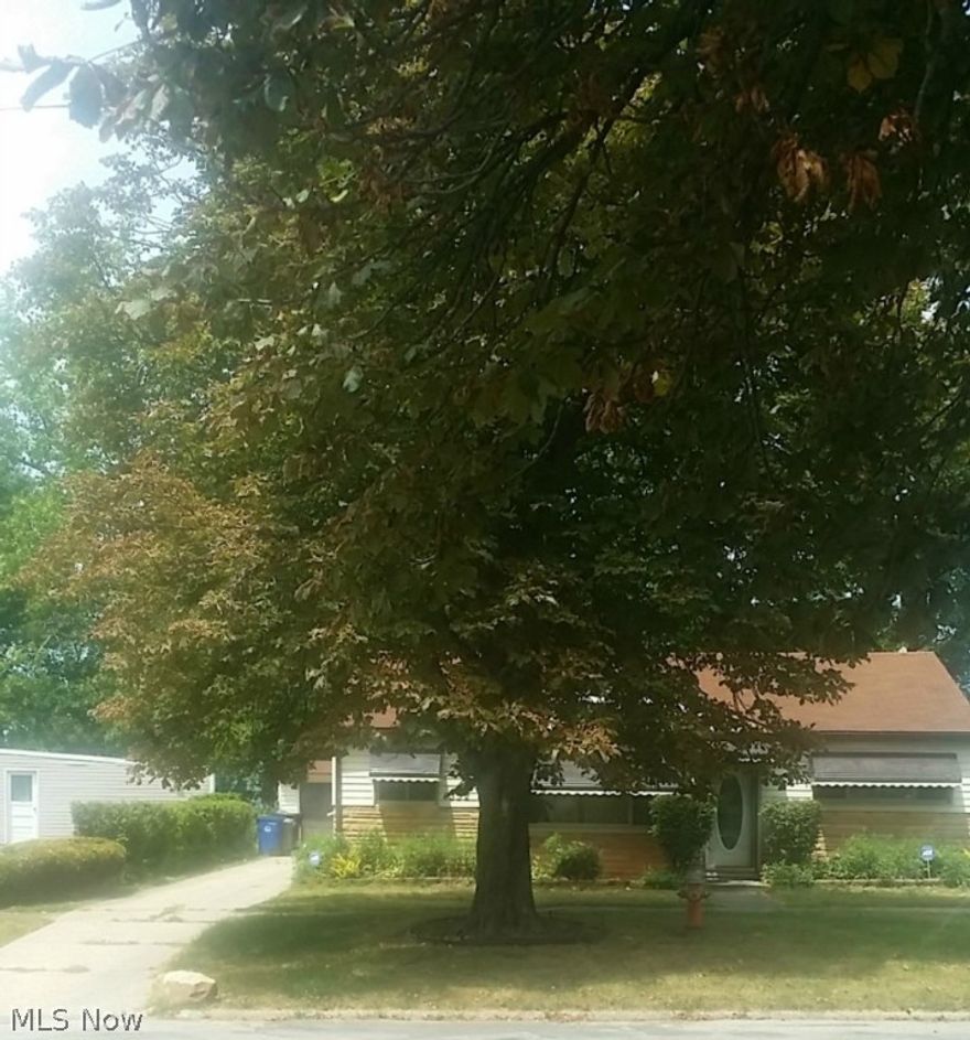 Cozy ranch style home for you! This home is located in Cleveland on the boarder of Warrensville heights with 2 bedrooms, 2 car garage, attached enclosed den, alarm ready system and all major mechanicals included. Some TLC is needed but it is a perfect starter home for a small family. Don't miss out on this opportunity, call today to schedule your showings!