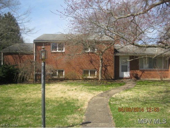 Nice home with hardwood floors. Nice sunroom. beautiful lot. Very spacious. Ample closet space. M561 LM Elem: Putnam Elementary School Elem/Bus: N JrHigh: Marietta Middle School School JrHigh/Bus: Y High: Marietta High School High/Bus: Y Fire: VOL Police: SHF PossFreeGas: N ;SQFT=Fin L1:828, Fin L2:726, Fin Bsmt:360, Fin Above:1554, Fin Total:1914, Unfin Above:0;GAR= 2 Car Att