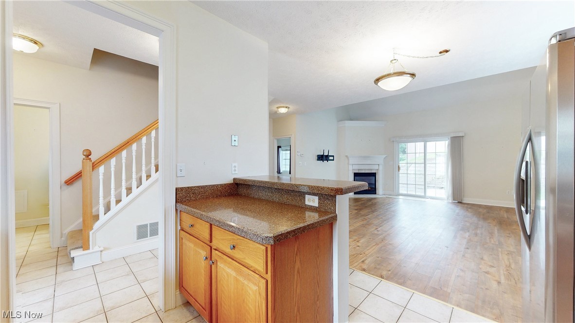 Willoughby, Ohio 44094, United States, 2 Bedrooms Bedrooms, ,3 BathroomsBathrooms,Residential,Contingent,150835