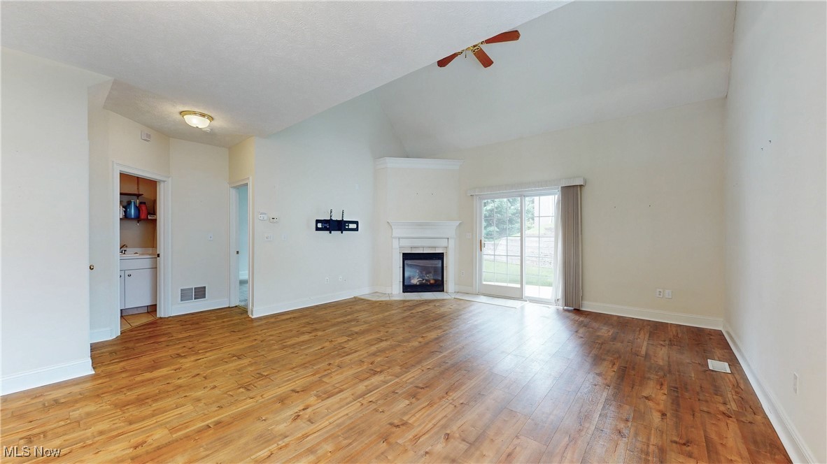 Willoughby, Ohio 44094, United States, 2 Bedrooms Bedrooms, ,3 BathroomsBathrooms,Residential,Contingent,150835