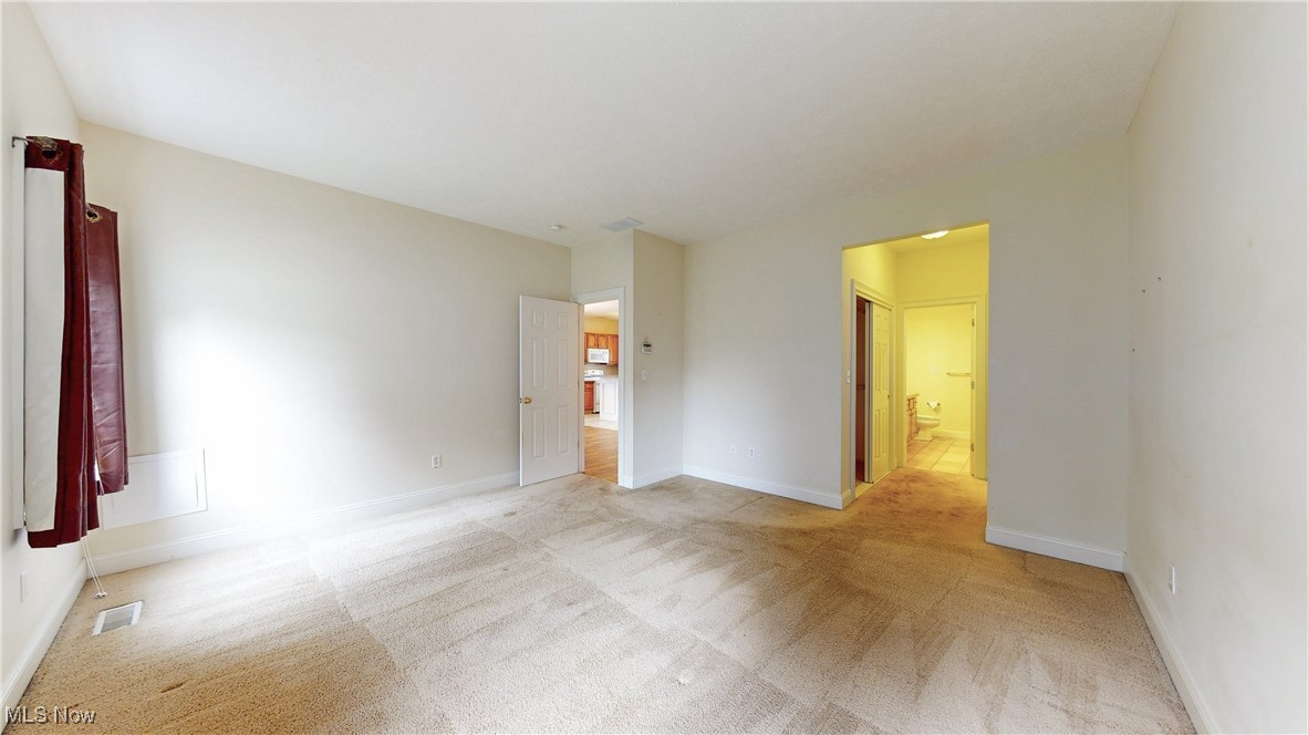 Willoughby, Ohio 44094, United States, 2 Bedrooms Bedrooms, ,3 BathroomsBathrooms,Residential,Contingent,150835