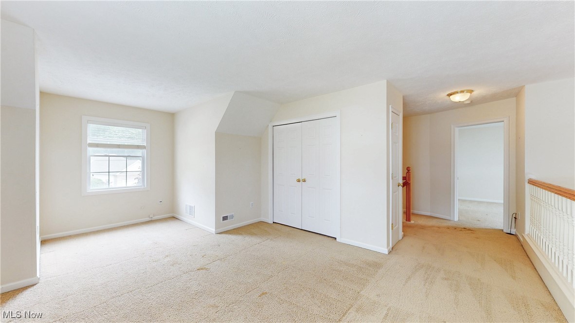 Willoughby, Ohio 44094, United States, 2 Bedrooms Bedrooms, ,3 BathroomsBathrooms,Residential,Contingent,150835