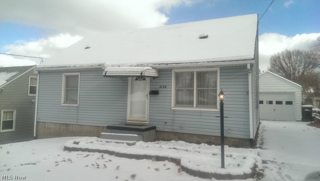 Act fast on this fantastic opportunity, great home in Canton but in Plain Local School District! Fabulous updated home with much to offer; large yard, tons of storage and a finished basement!! Newer color schemes through-out and all the kitchen appliances stay, including a dishwasher! Close to I-77, Hall of Fame and the shopping and dining offered of The Strip! Owner pays water and sewer bills and has lawn professionally mowed. Won't last long, schedule your showing today!
No pets. No section 8 or other vouchers accepted.