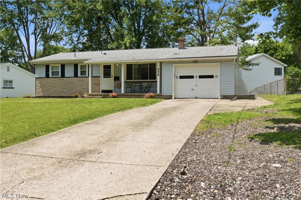 Photo of 1782 Nova Lane, Poland, OH 44514 (MLS # 5226514)