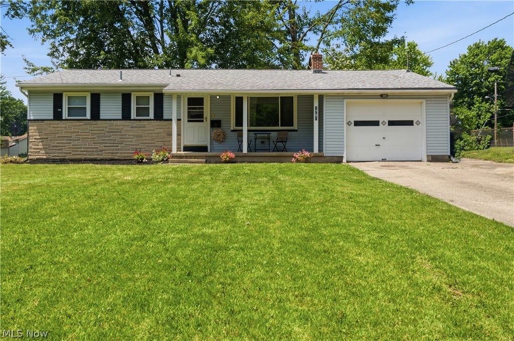 Photo of 1782 Nova Lane, Poland, OH 44514 (MLS # 5226514)