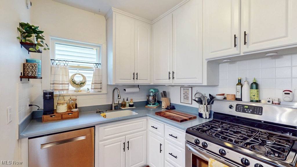 Shaker Heights, Ohio 44122, United States, 4 Bedrooms Bedrooms, ,3 BathroomsBathrooms,Residential,Active,203647