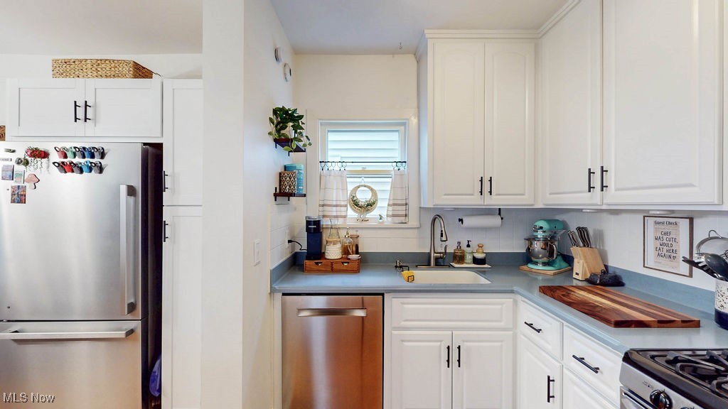 Shaker Heights, Ohio 44122, United States, 4 Bedrooms Bedrooms, ,3 BathroomsBathrooms,Residential,Active,203647