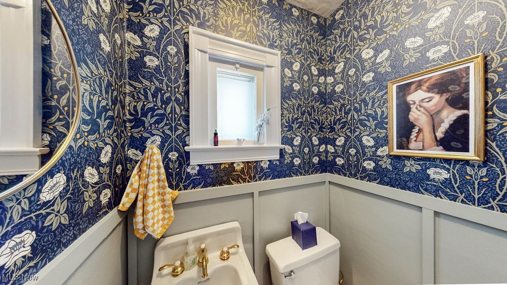 Shaker Heights, Ohio 44122, United States, 4 Bedrooms Bedrooms, ,3 BathroomsBathrooms,Residential,Active,203647