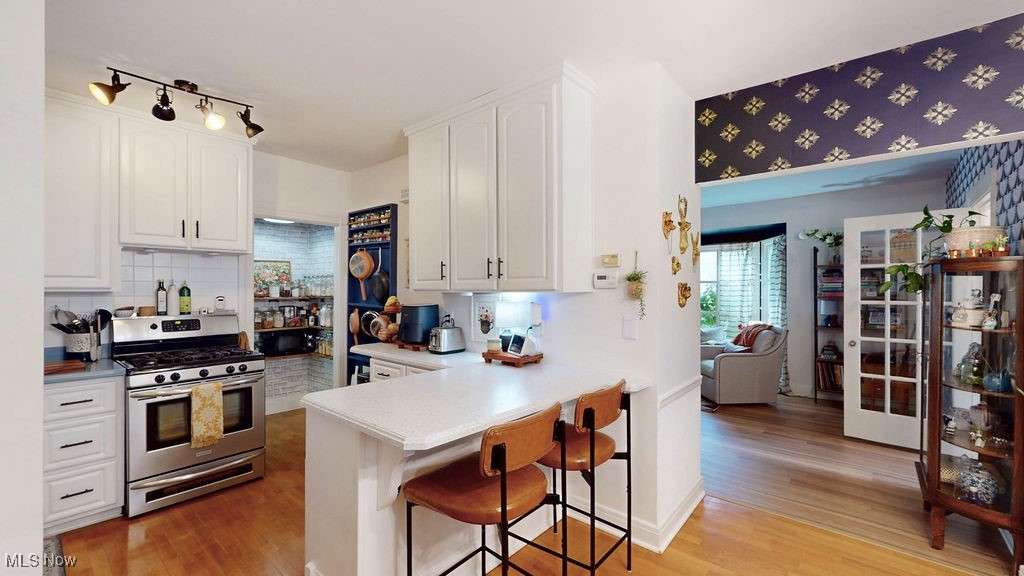 Shaker Heights, Ohio 44122, United States, 4 Bedrooms Bedrooms, ,3 BathroomsBathrooms,Residential,Active,203647