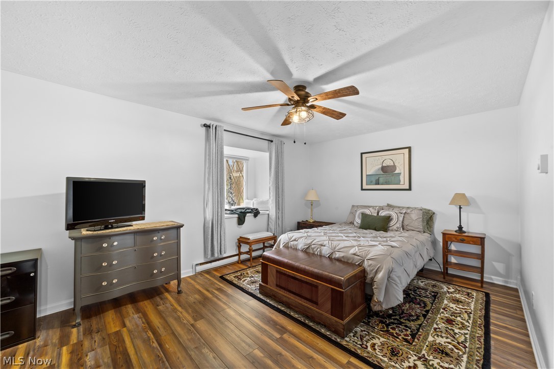 Deepwood Condo - Residential