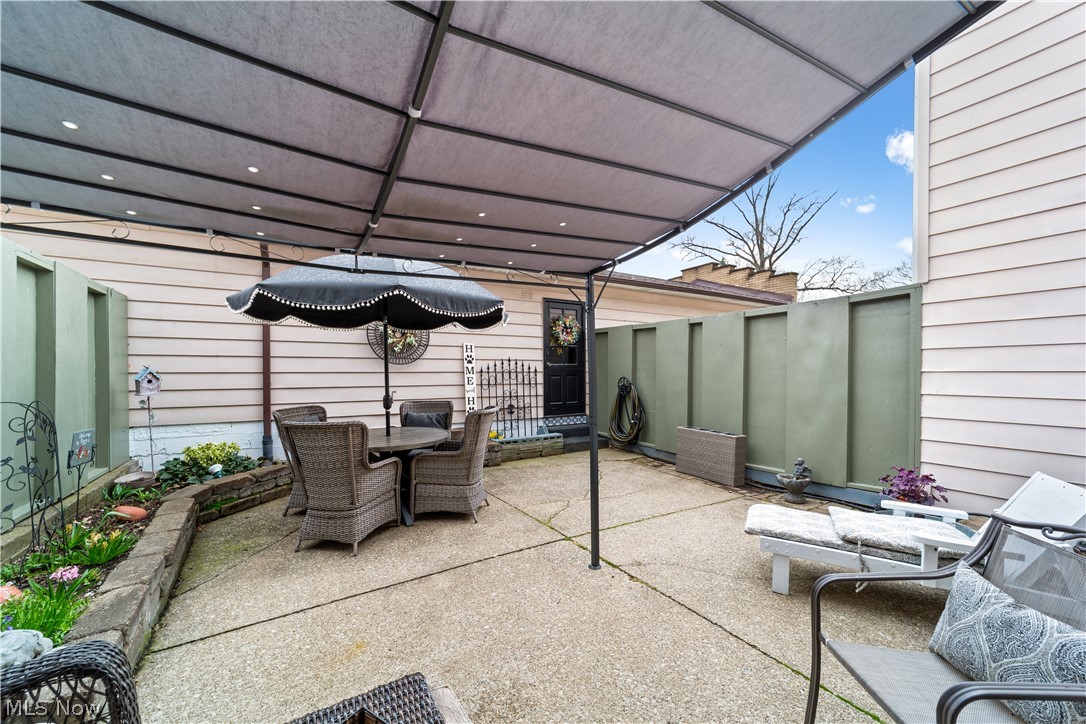 Deepwood Condo - Residential