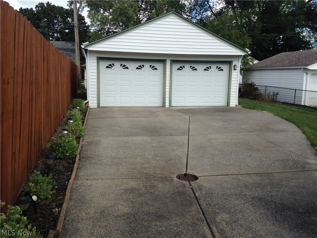 Klumer Realty Cos Unick - Residential Lease