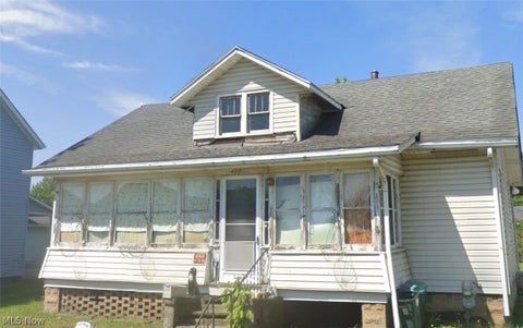 Homes For Sale - 422 Mckinley Avenue<br/> Tuscarawas County, Newcomerstown, OH 43832